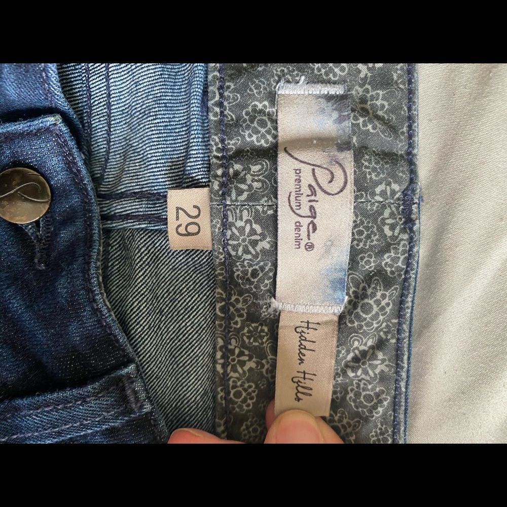 Paige Hidden hills flare jean SZ 29